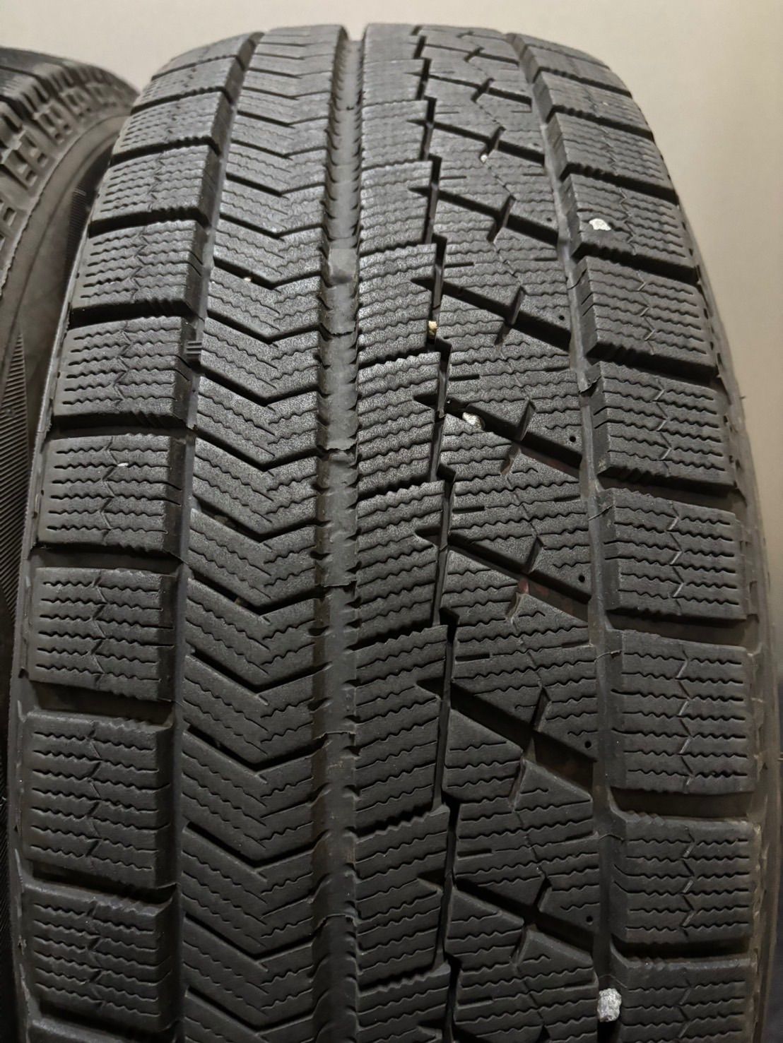 BS BRIDGESTONE BLIZZAK VRX2 195/65R15 15インチ スタッドレス 4本 21年製 セレナ ヴォクシー プリウス カローラツーリング等　(KTD651) クレジットカード QRコード決済可能 ☆195/65R15 BRIDGESTONE/VRX 20年製 スタッドレス 4本 ブリヂストン