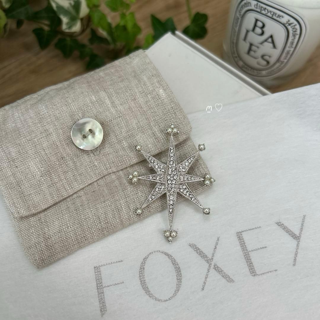 FOXEYフォクシー クリスタルブローチ コサージュ スワロフスキー