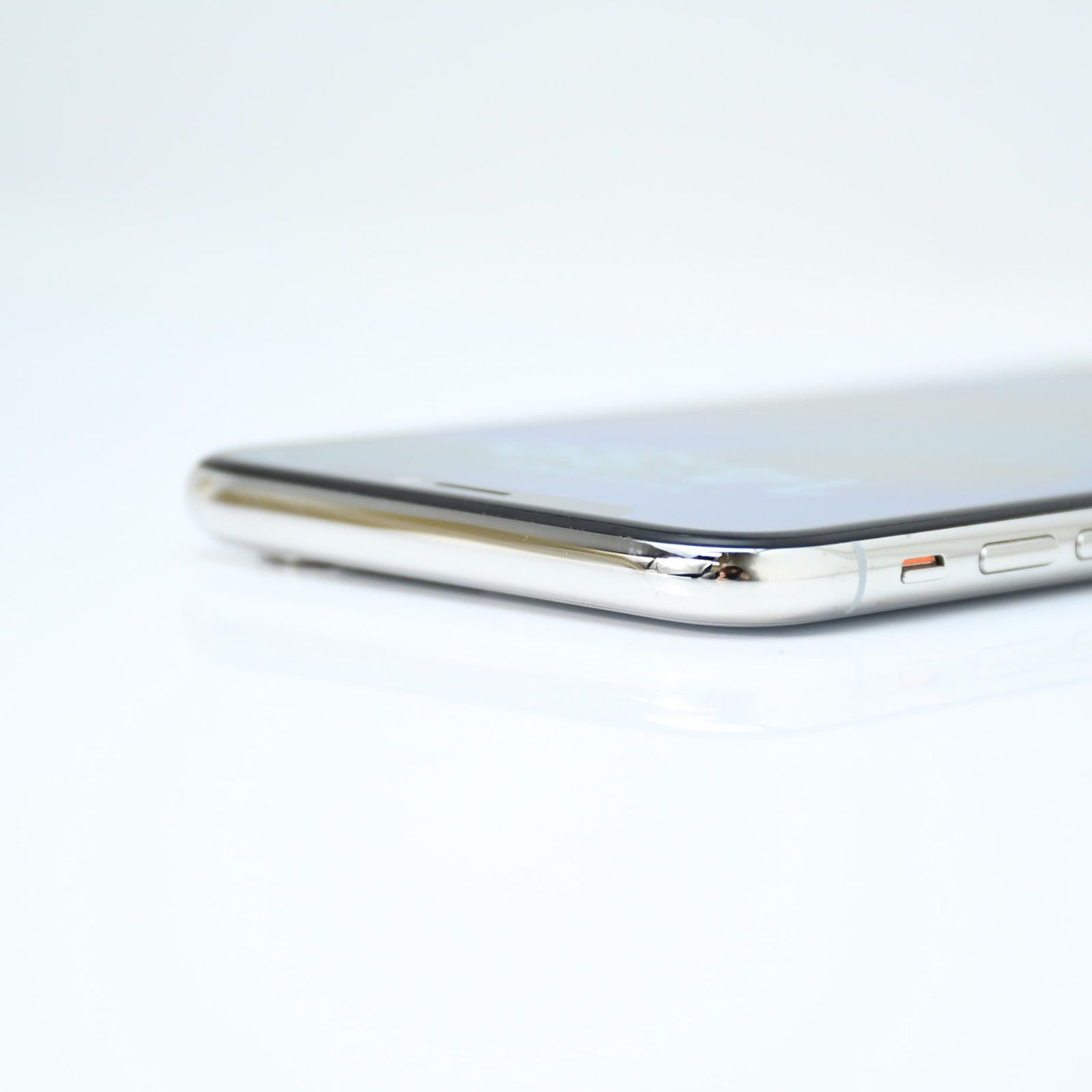 液晶美品＊バッテリー最大容量 :100％】docomo SIMフリーiPhone X 64GB
