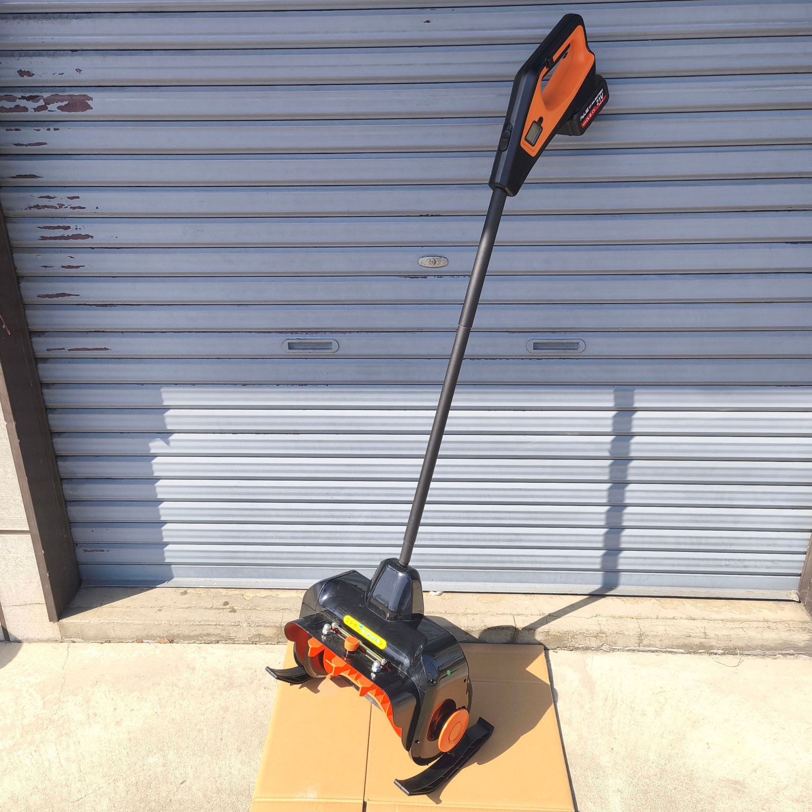 園芸用品 電動除雪機・家庭用・充電式・雪かき・No.260415-39・梱包 