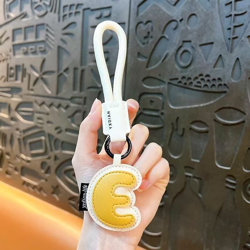 E】アルファベット キーホルダー イニシャル A?Z 26個から選択可