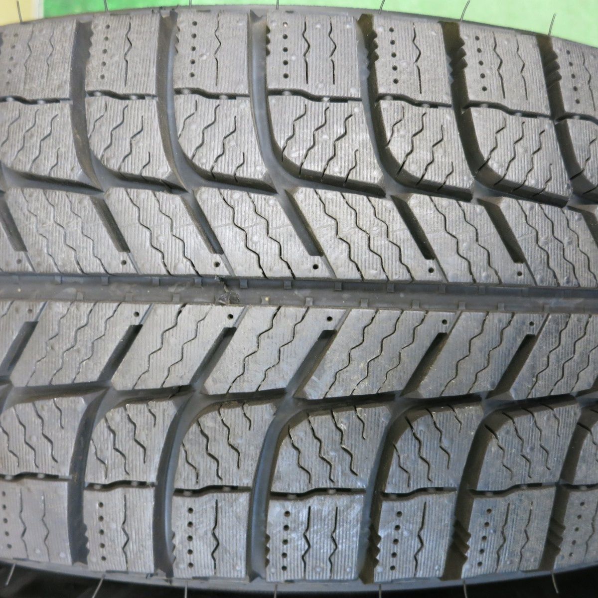 ほぼ未使用！23年☆トヨタ 200系 ハイエース 純正 スチール 195/80R15 