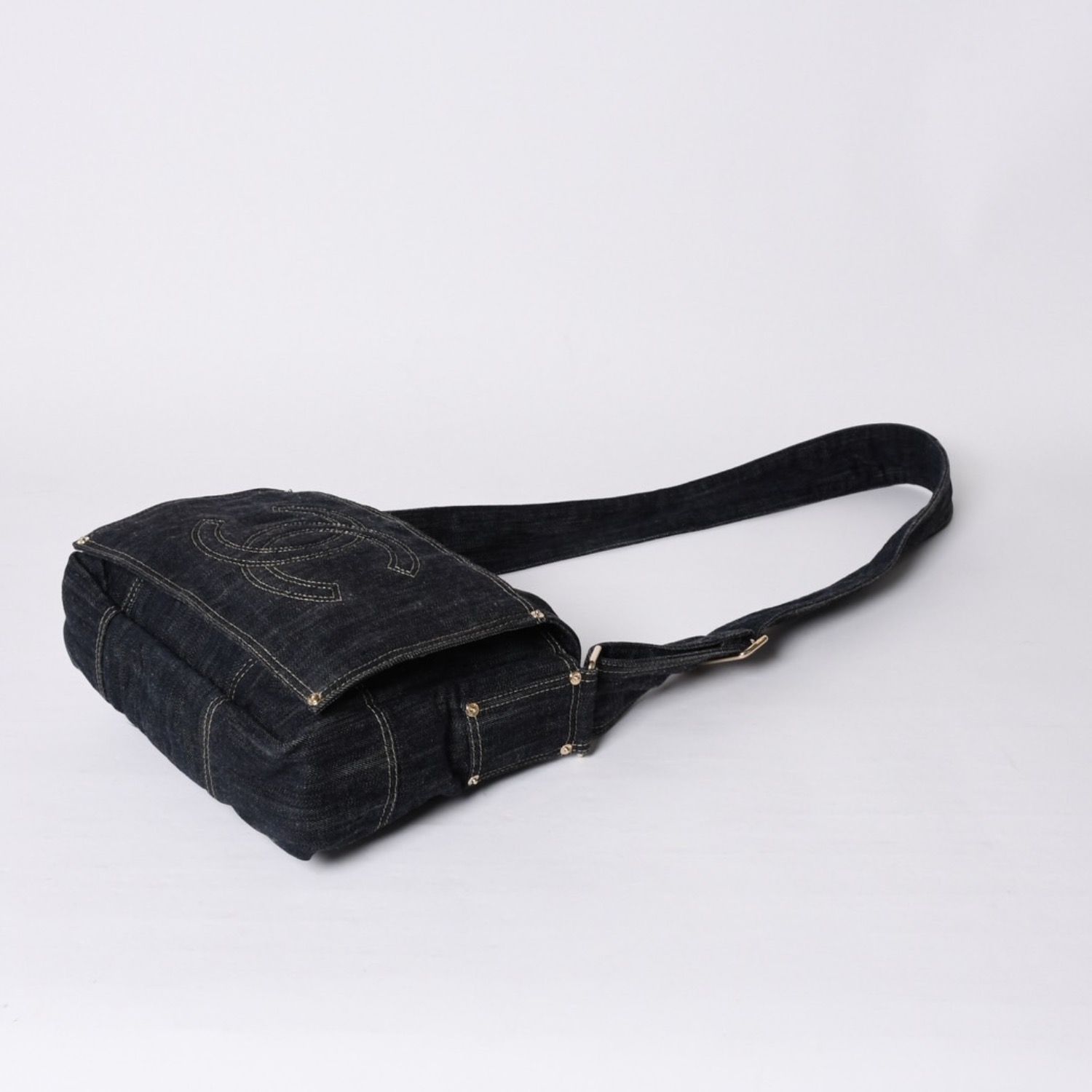 シャネル CHANEL 10番台 2005-2006 ココマーク スパークリングデニム ショルダーバッグ【中古】 極美品 CHANEL シャネル ショルダーバッグ スパークリングデニム 10