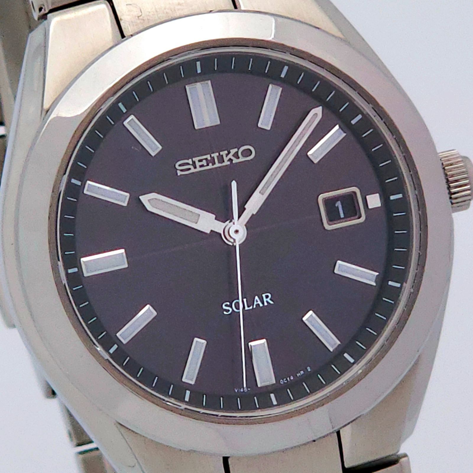 SEIKO セイコー メンズ ソーラー腕時計 V145-0BL0 ブラック文字盤 
