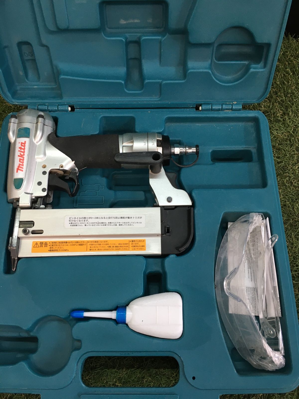 【中古品】【0906】makita(マキタ) 35㎜常圧内装用ピンタッカ AF351　IT9RFN9OBNGN