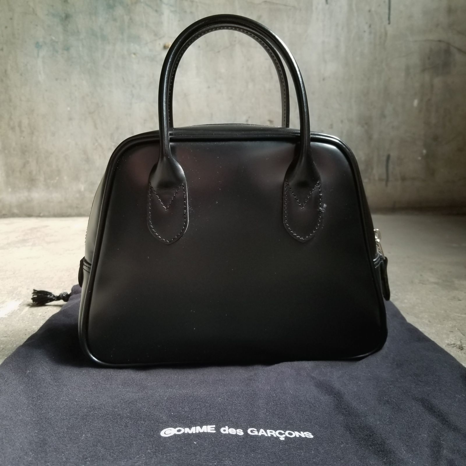 COMME des GARCONS 青山オリジナル ステアハイド 台形バッグ 青山