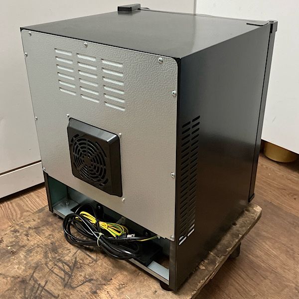 中古】MAXZEN/マクスゼン JRP23HS01BK 23L 冷蔵庫 ペルチェ式 1ドア 右