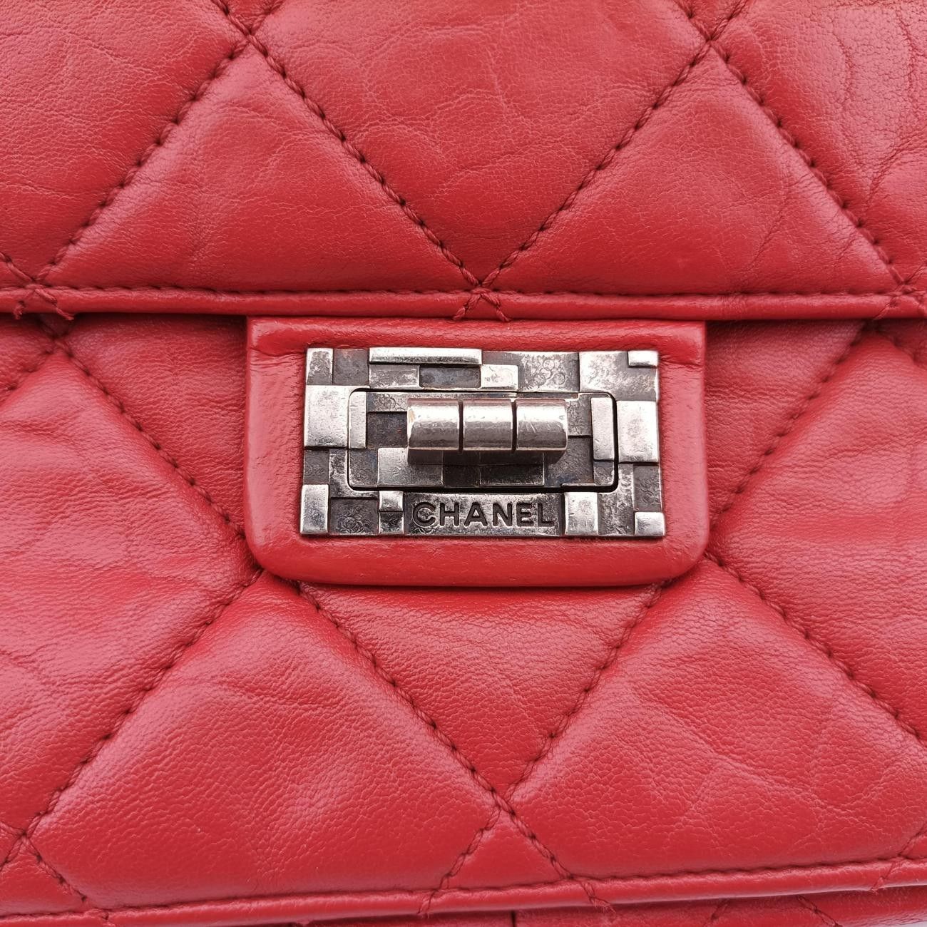 シャネルChanelマトラッセ ターンロック 2.55 レッド ラムスキン