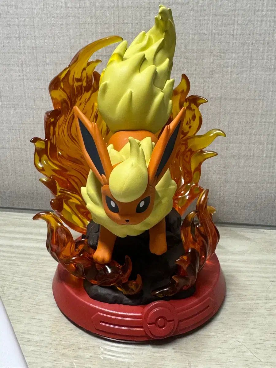 イーブイフィギュア 楽天ビック BANDAI バンダイ びっくら たまご