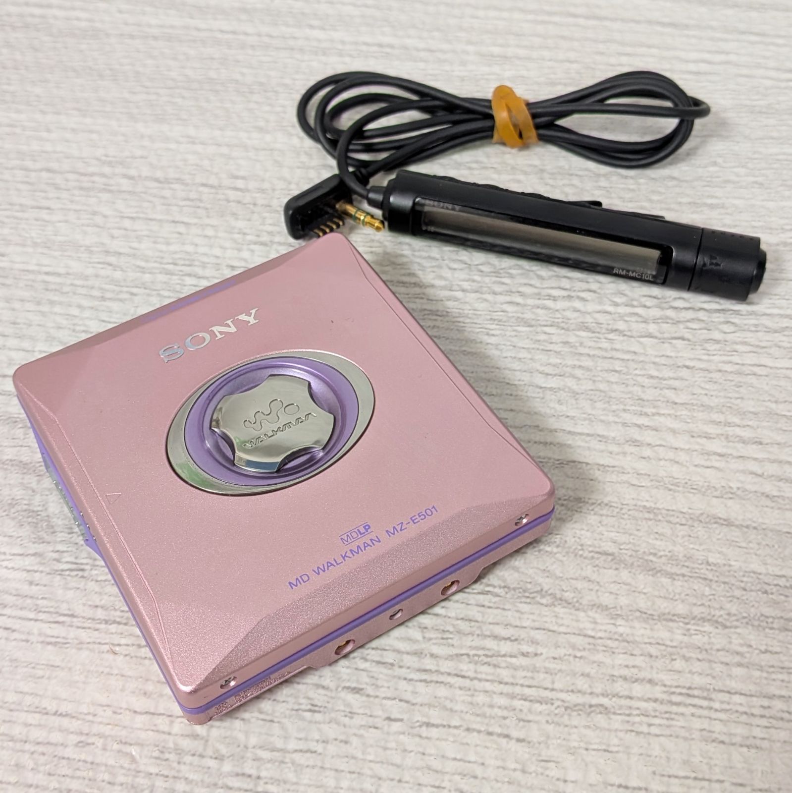 ジャンク品 SONY ソニー MZ-E501 リモコン 収納袋付 MDプレイヤー