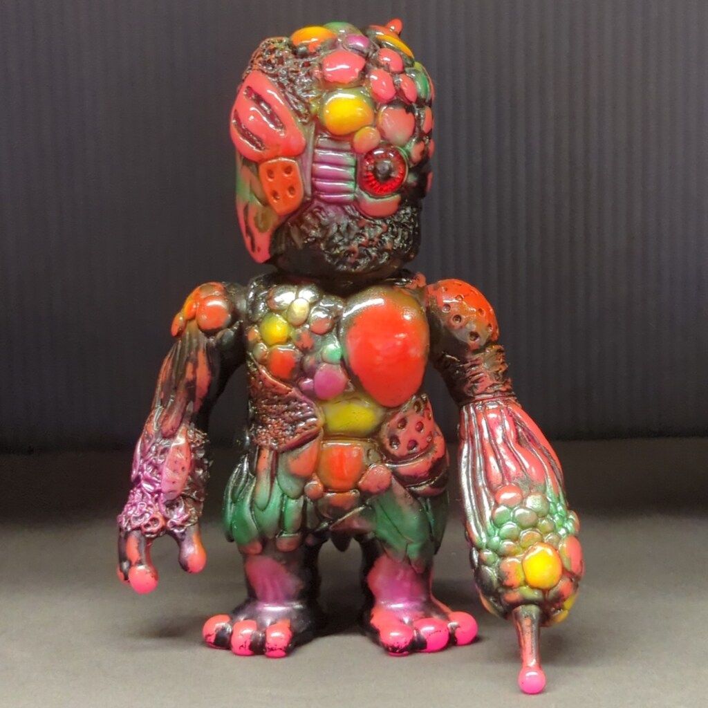 REALHEAD ミュータントカオス ピンク成型/赤/緑/黄/紫/黒/金塗装 赤目