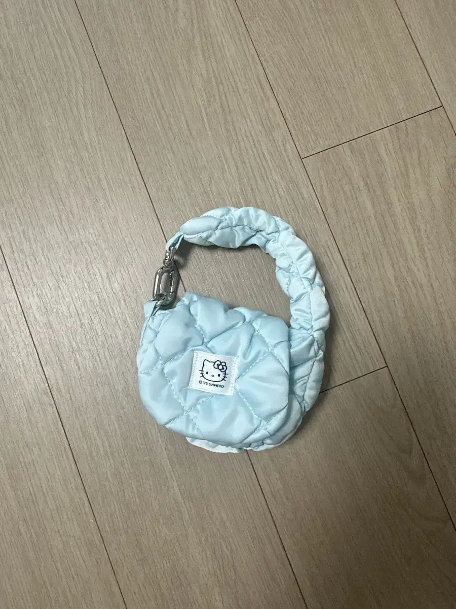 ハローキティ キルティング ミニ トートバッグ スカイブルー イッリカッフェユン
