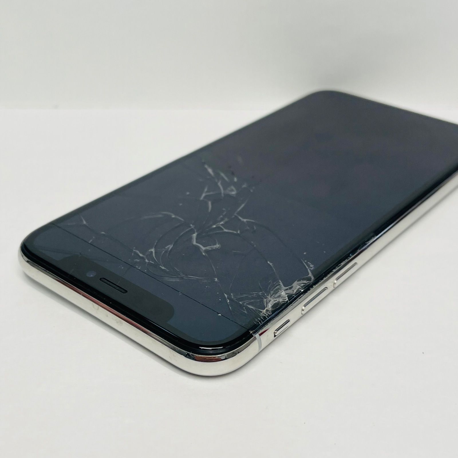 iPhone X 64GB SIMフリー ジャンク品（画面割れ）- メルカリ