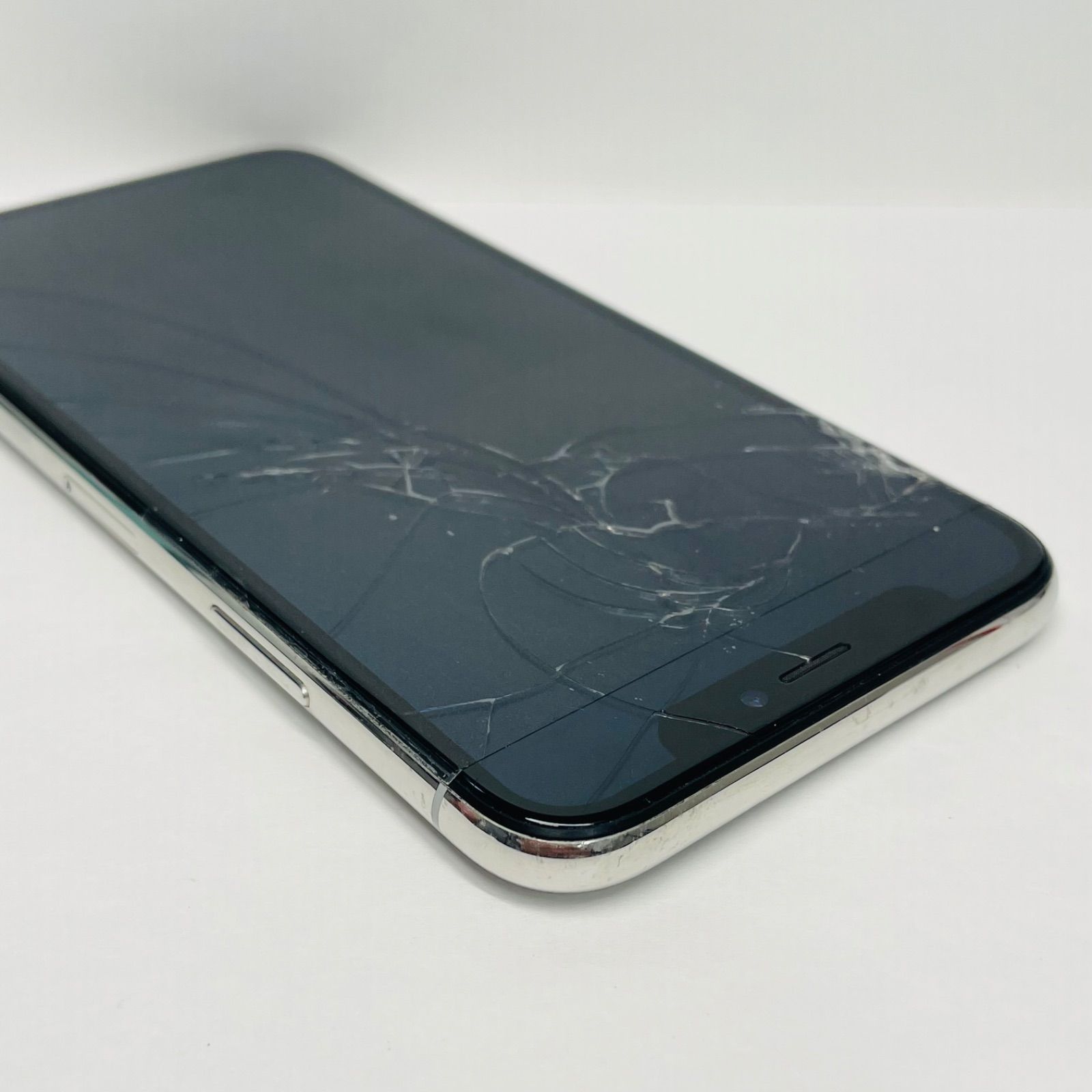 iPhone X 64GB SIMフリー ジャンク品（画面割れ）- メルカリ