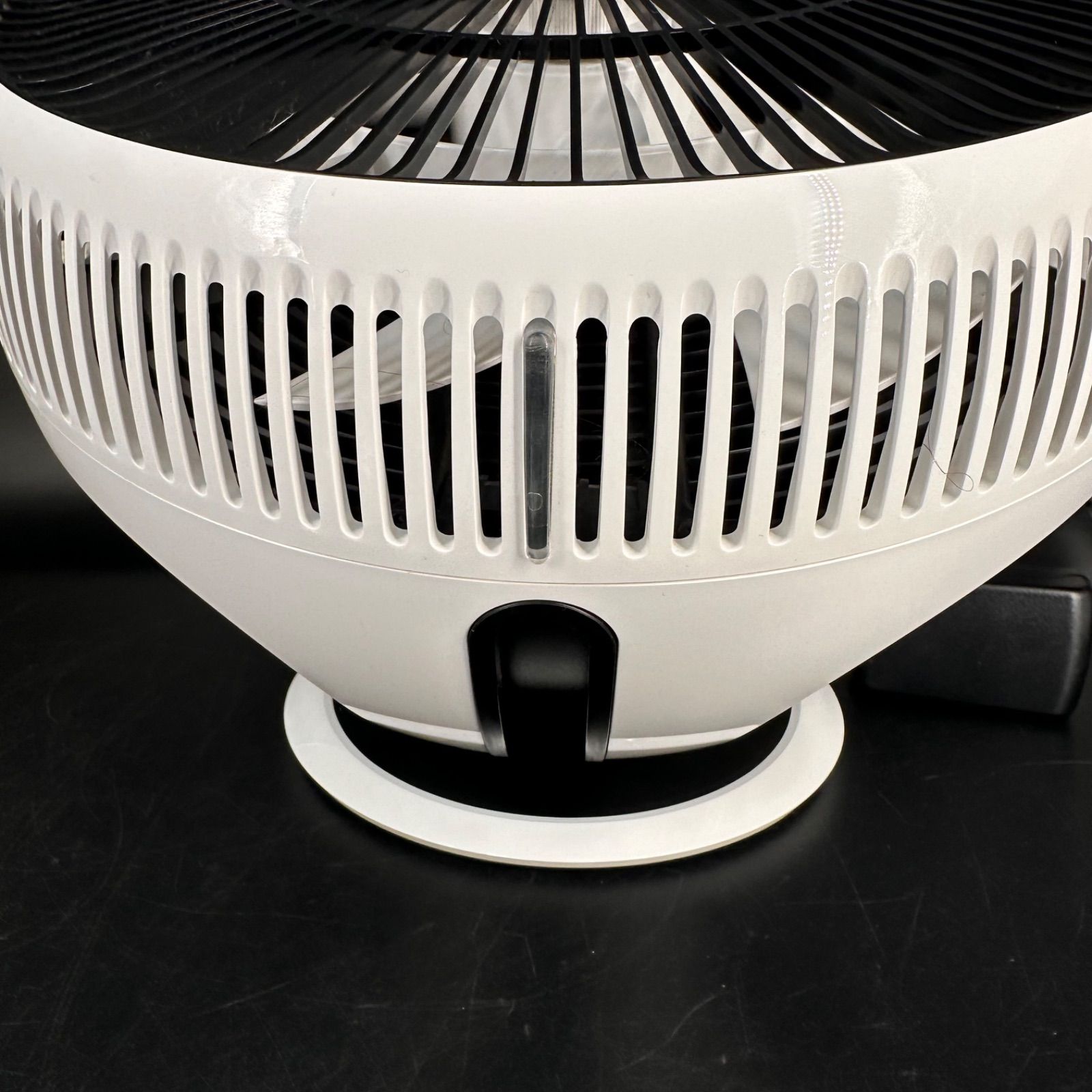 バルミューダ　サーキュレーター　EGF-3200-WK Amazon | バルミューダ サーキュレーター GreenFan Cirq（グリーン