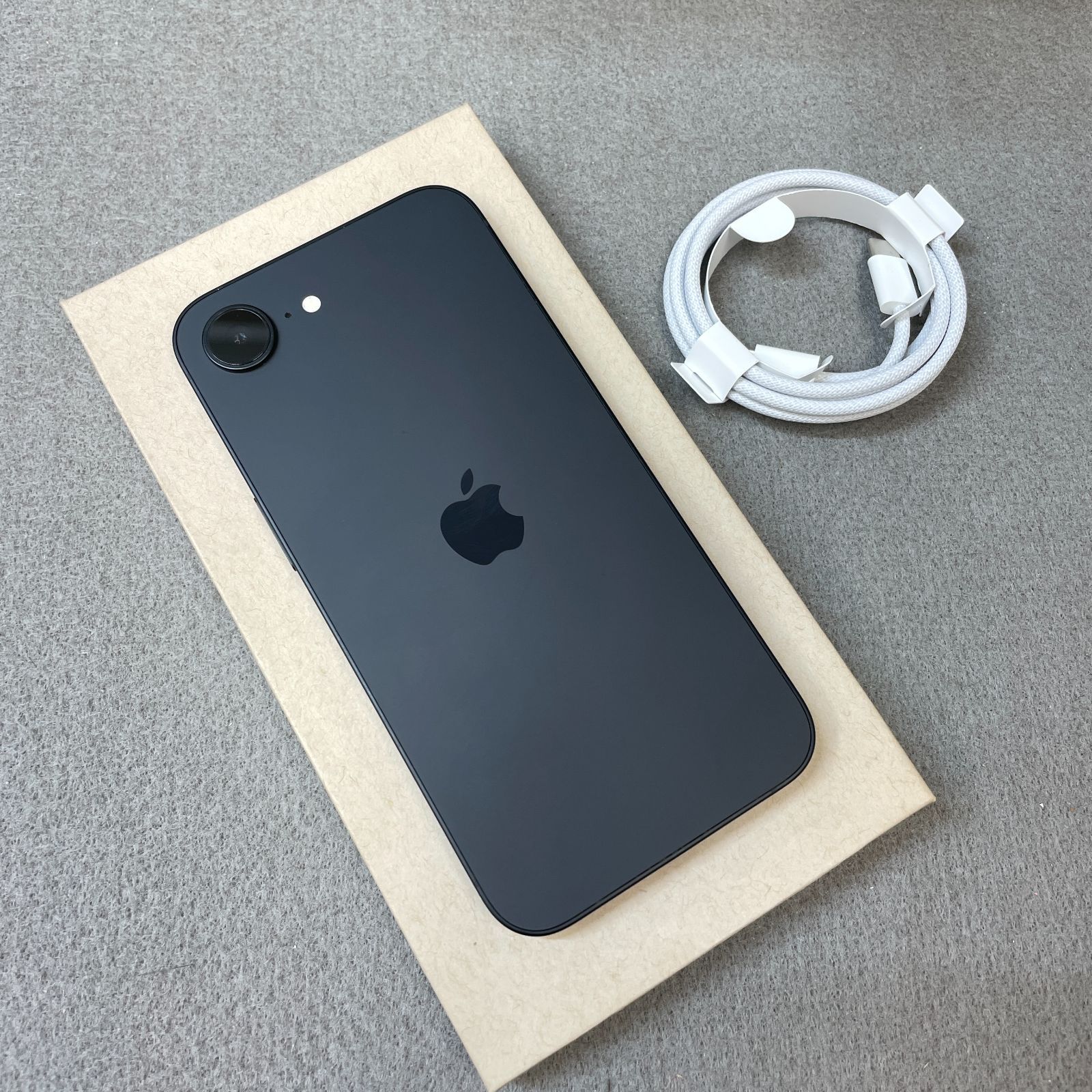 未使用 iPhone 16e 128GB ブラック SIMフリー iPhone 未使用に近い 未