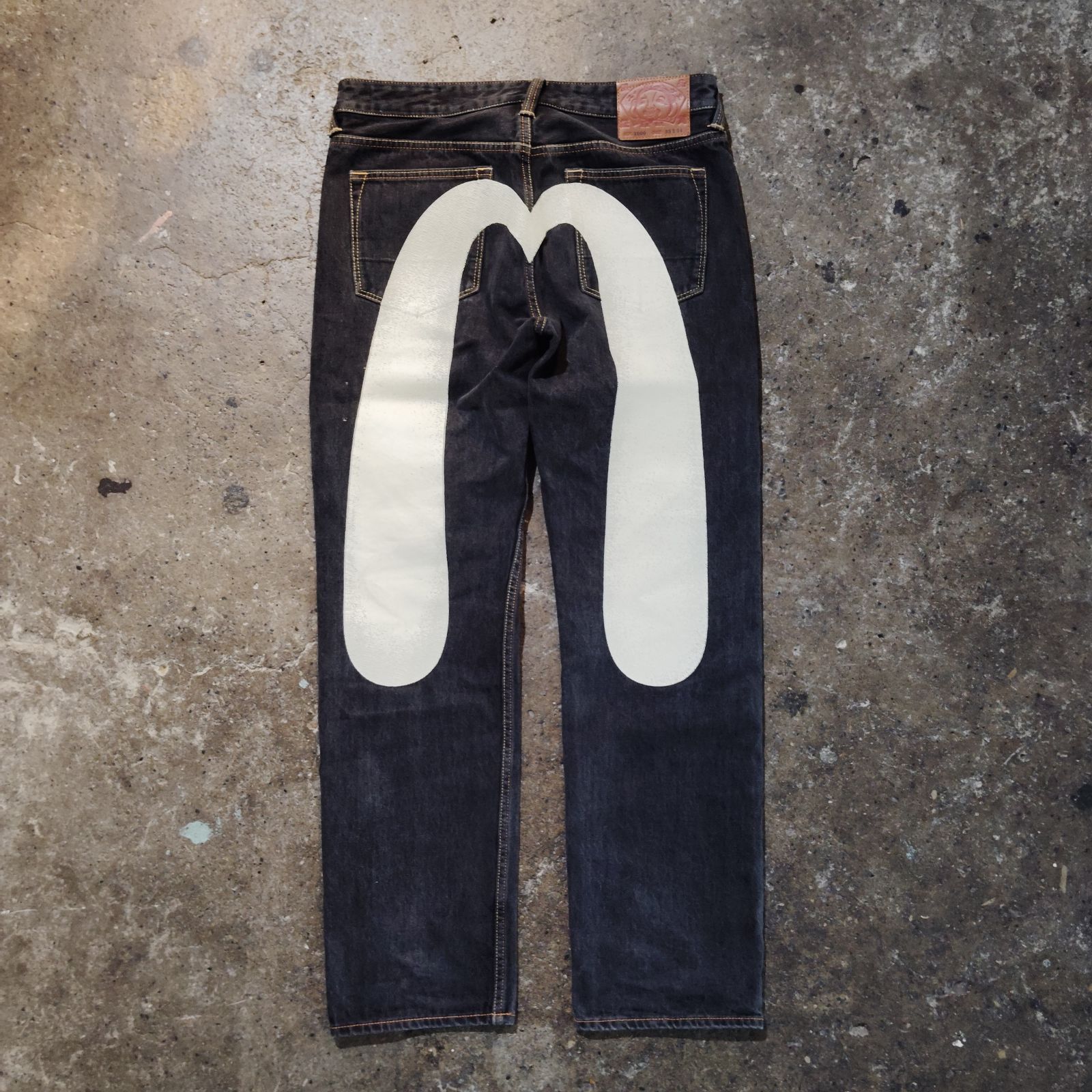 EVISU Lot.2000 大黒プリントのバギーフィットデニムジーンズ 33×34