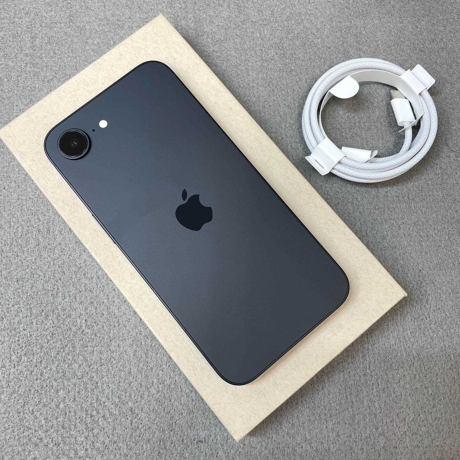 【バッテリー100％】iPhone 16e｜128GB｜SIMフリー ムスビー｜バッテリー100% iPhone16e 128GB ブラック 国内SIMフリー