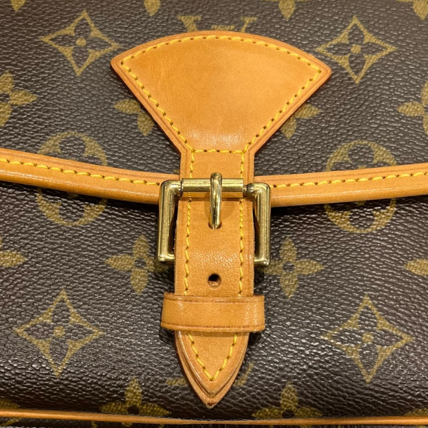 中古】 LOUIS VUITTON ルイ・ヴィトン M42250 ソローニュ ショルダー