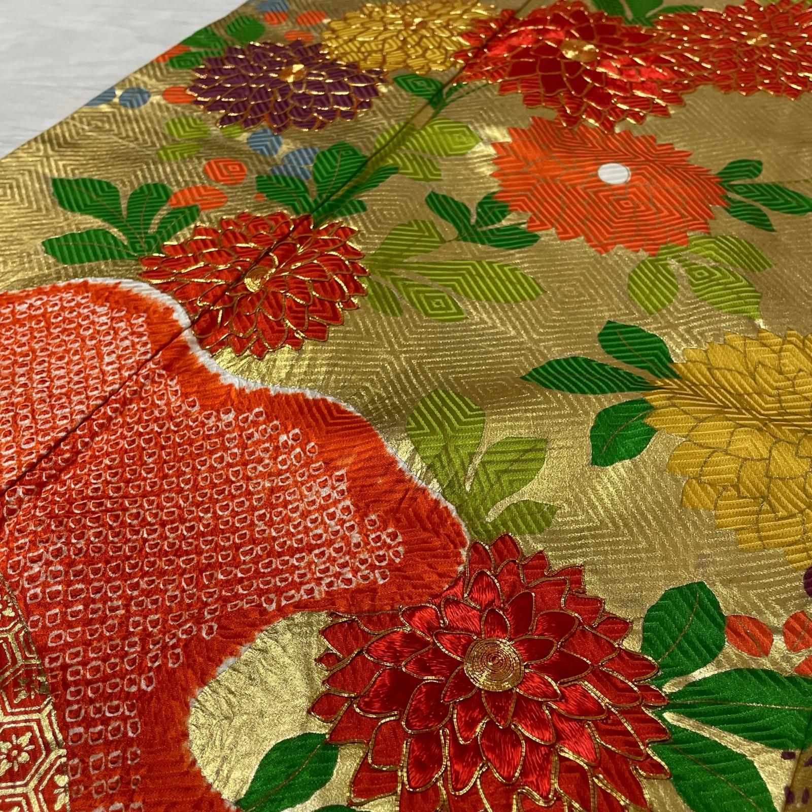 豪華振袖 絞り 鮮やかな刺繍の菊 着物 正絹 X-1184 - メルカリ