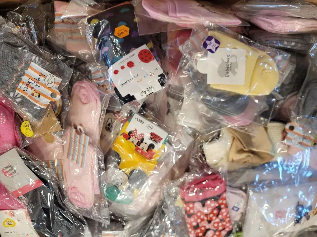ブランド 男女キッズ靴下 レギンス タイツ等 200足 まとめ売り