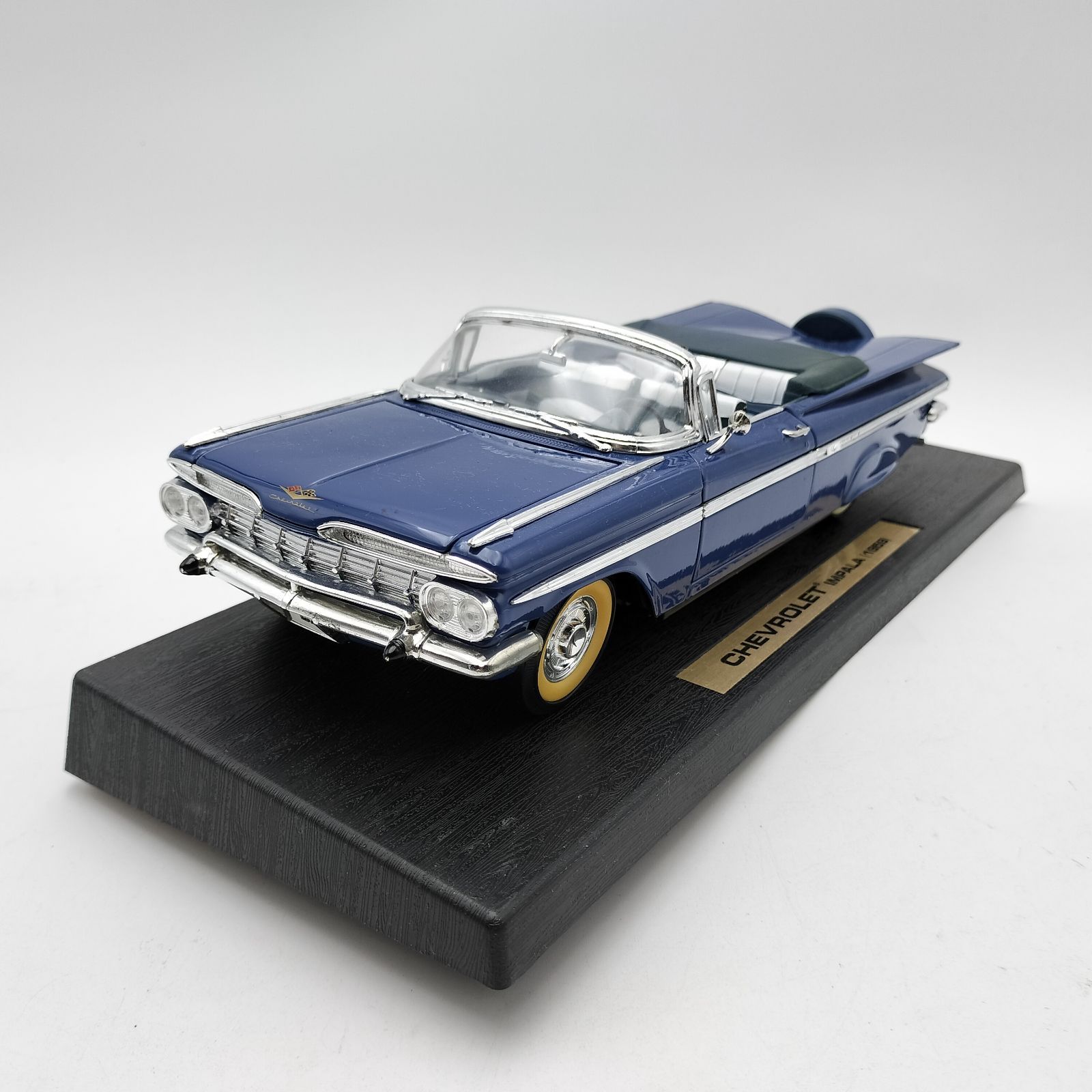 ロードレジェンド】1/18 1959 シボレー インパラ コンバーチブル