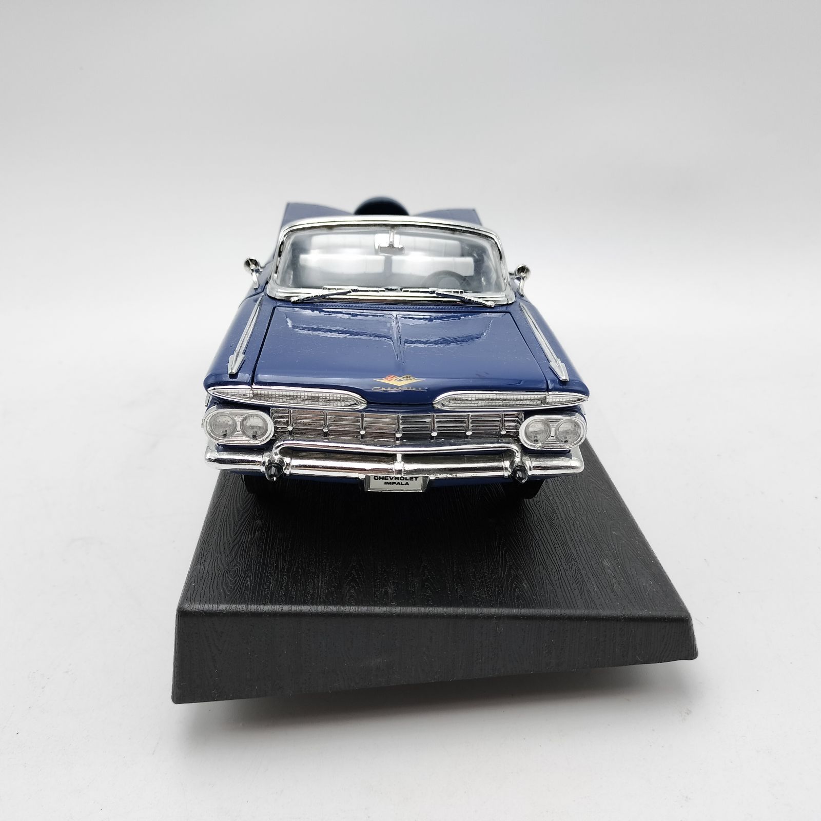 ロードレジェンド】1/18 1959 シボレー インパラ コンバーチブル