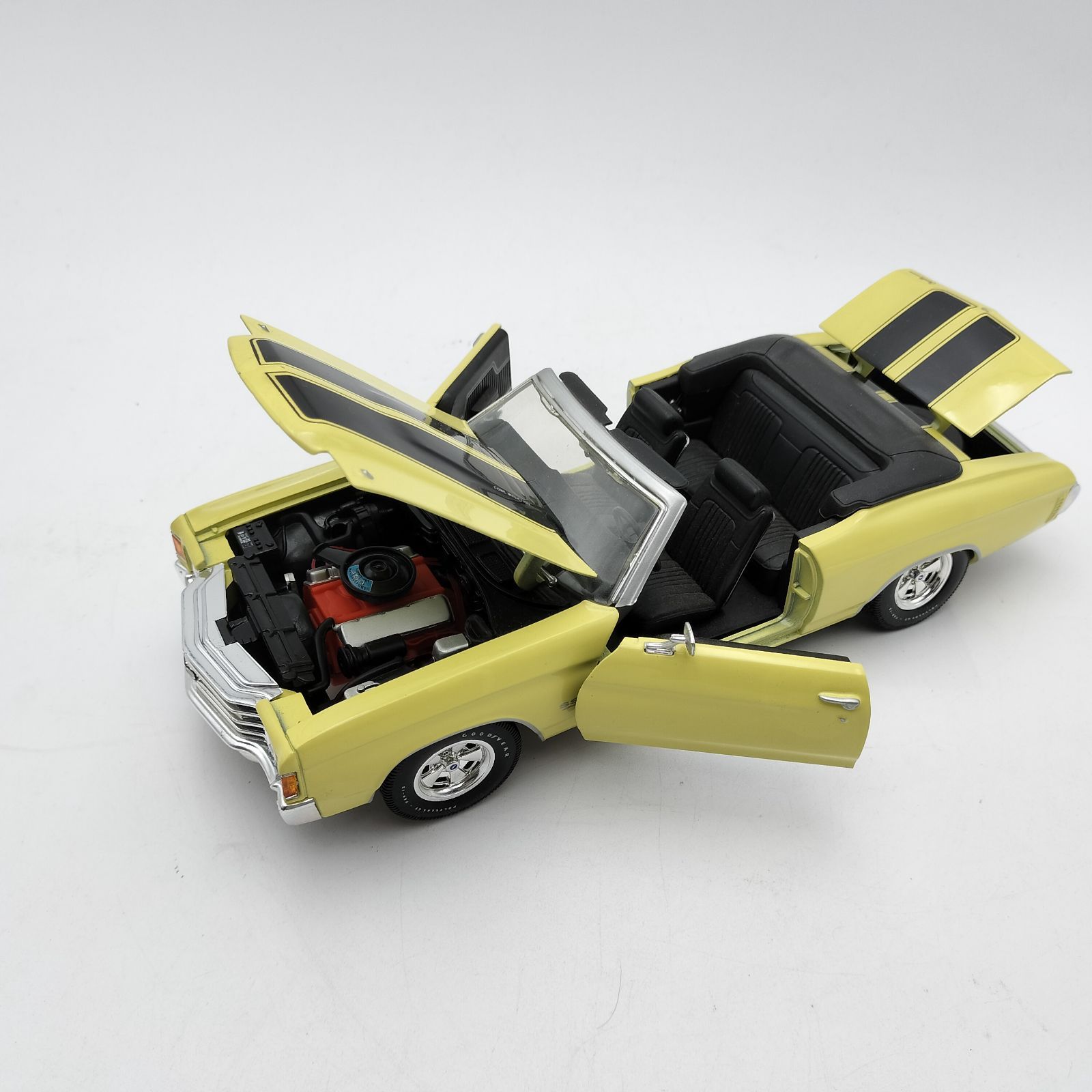 マイスト】1/18 1972 シボレー シェベル SS454 イエロー 箱付き ダイ