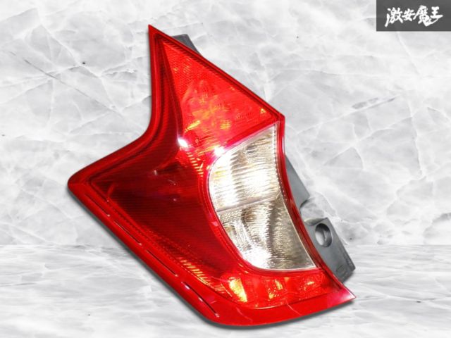 日産ノートE12NISMO テールランプ テールライト　DBA-E12 点灯OK ☆保証付 即発送☆ NISSAN 日産 純正 E12 ノート NOTE テール