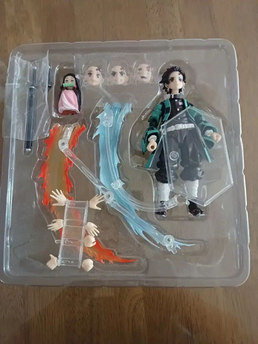 フィギュア 【】開封)figma 竈門炭治郎 DXエディション[22]