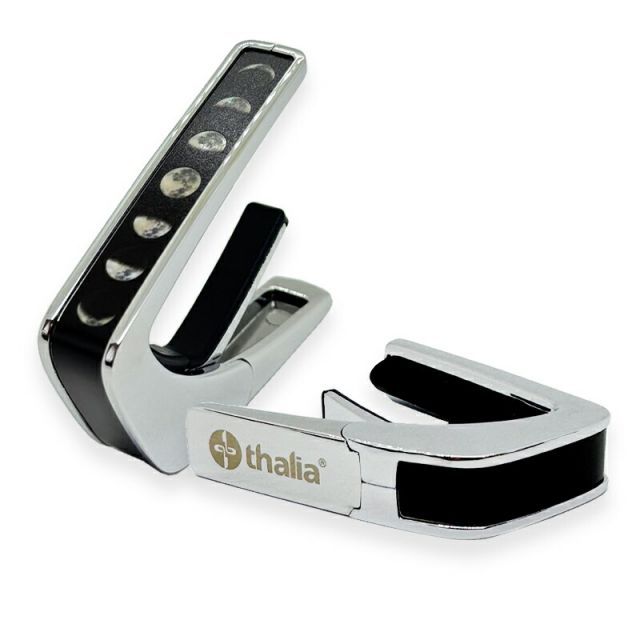 タリア カポ Thalia Capos DELUXE Series CH-MoonPhasesonPearl / Moon Phases on Pearl Chrome ギター 12インチフレットパッド付属