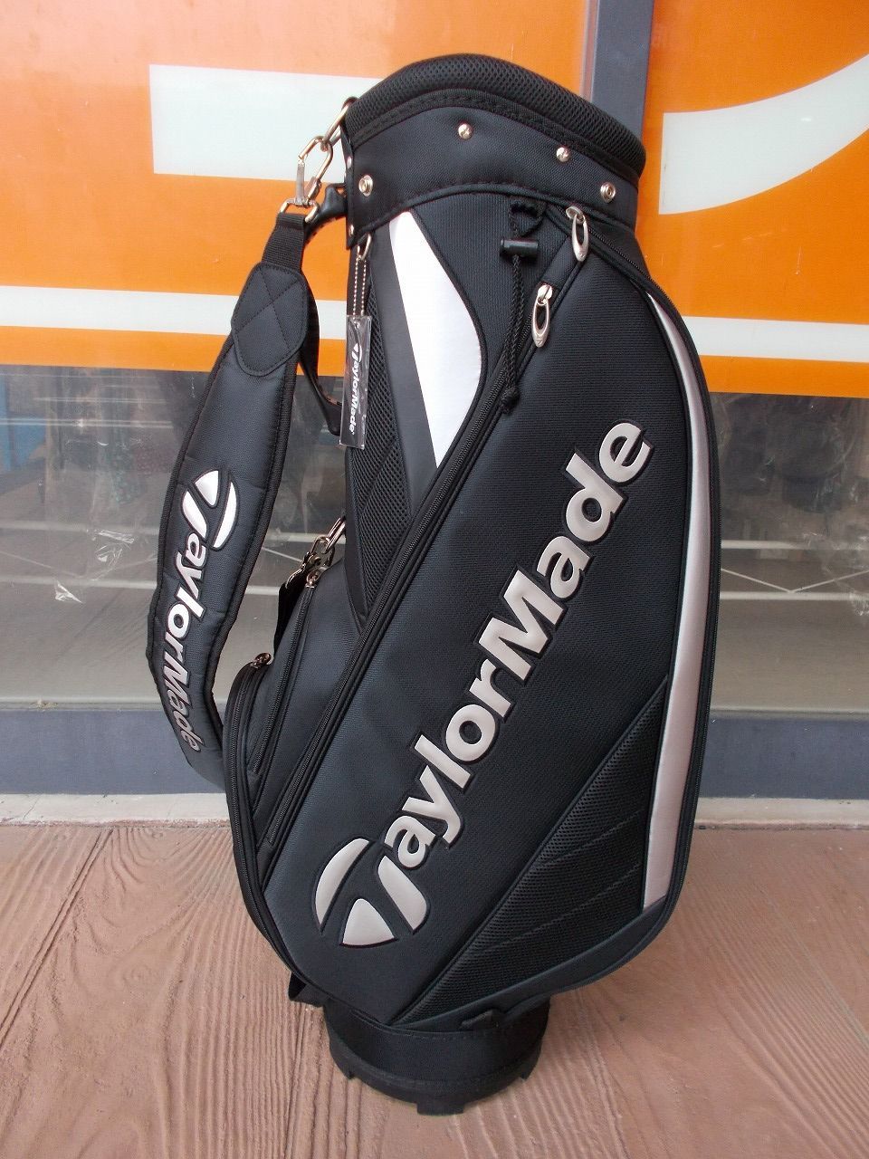 美品☆ TaylorMade キャディバッグ 軽量 9型 約3.0kg ブラック 