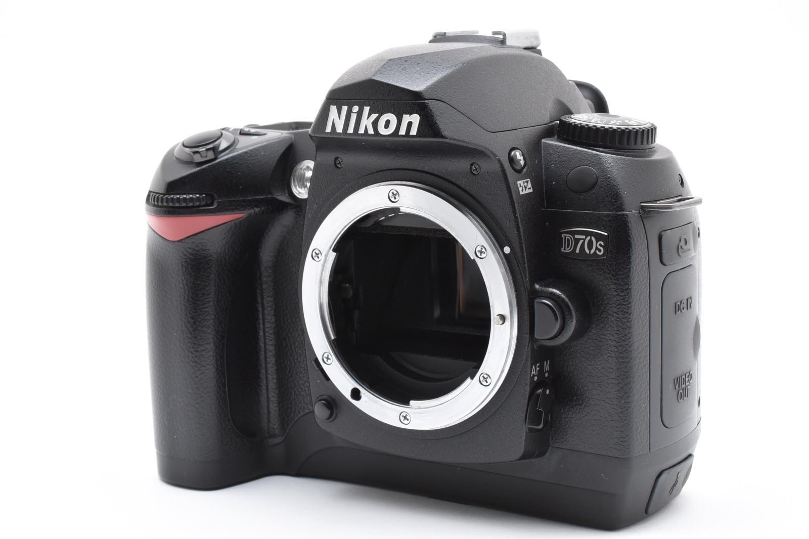 Nikon ニコン D70s ショット数4808：2861722 Nikon ニコン D70s ショット数4808：2861722 - メルカリ