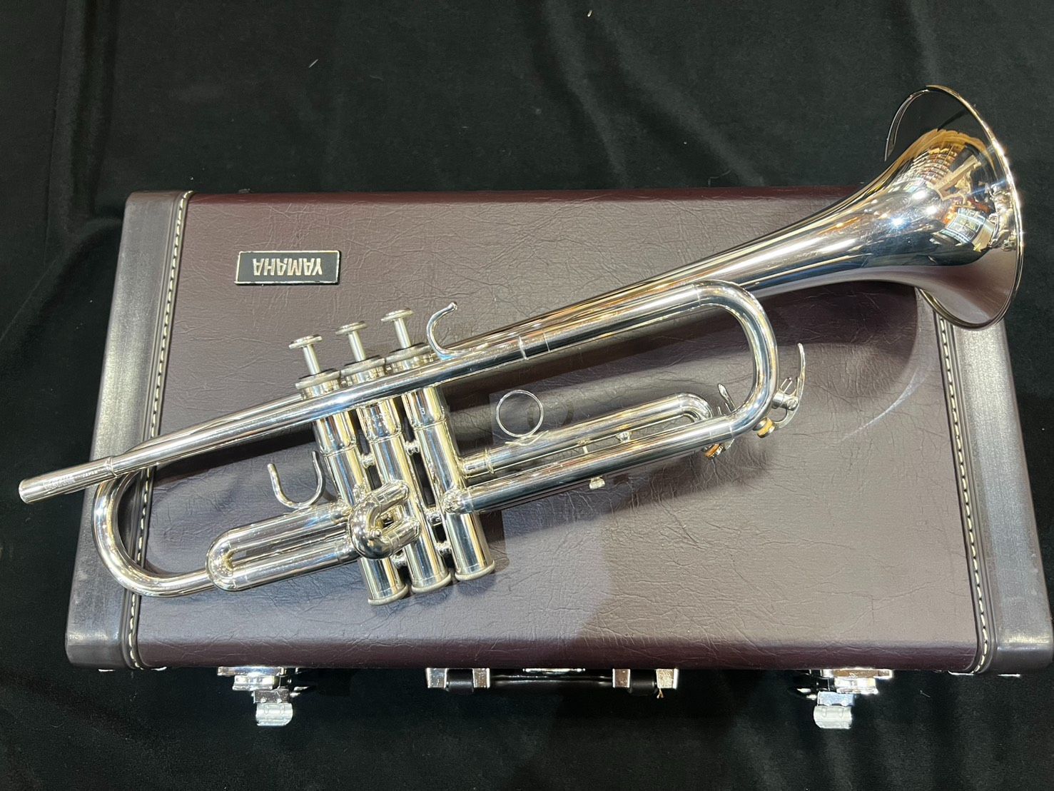 ヤマハ　YTR-6320S　B♭管トランペット【服部管楽器】【中古】(2)