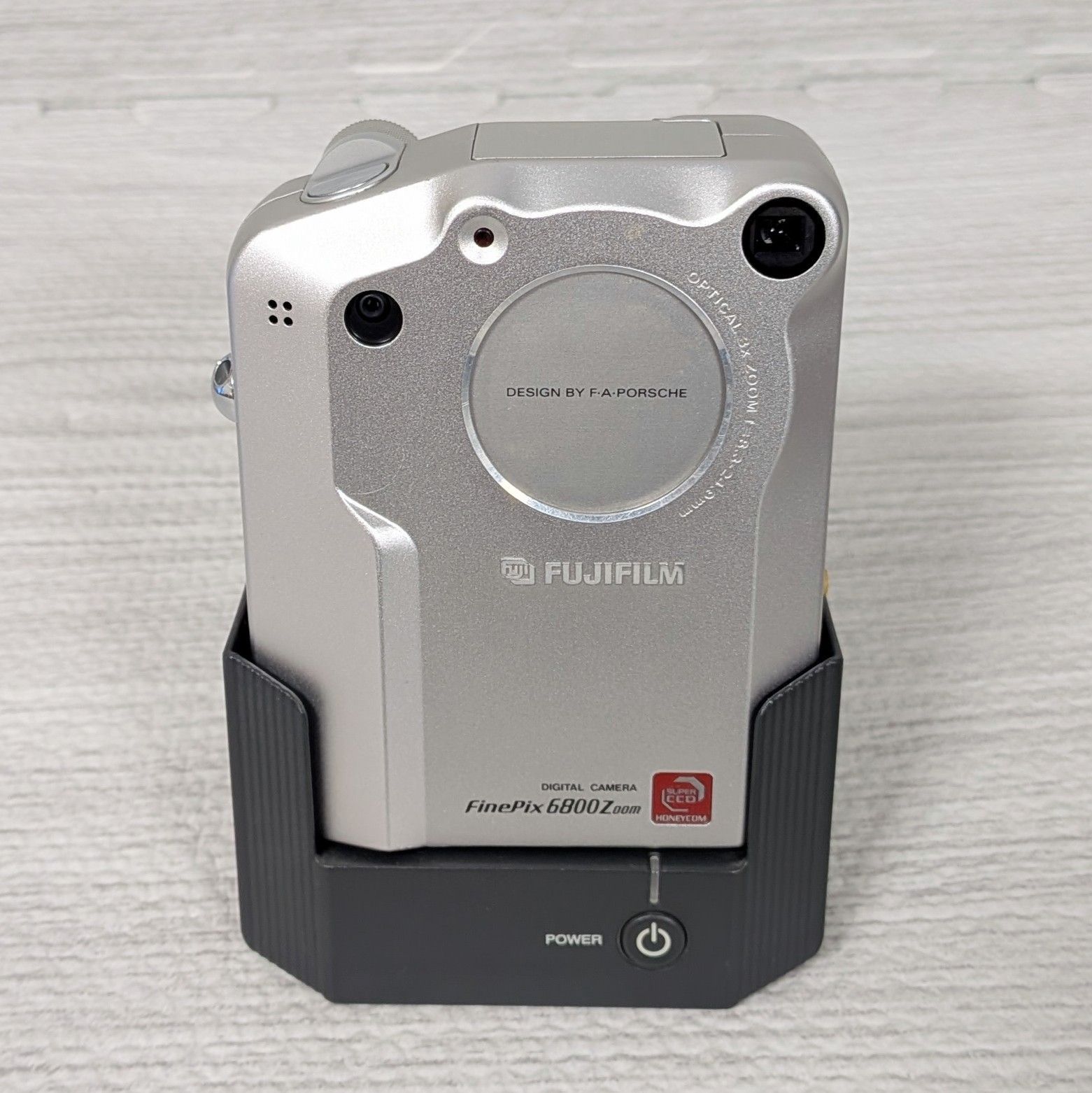 ジャンク品 富士フイルム FinePix6800Z ACアダプター付 通電確認済 ジャンク品 富士フイルム FinePix6800Z ACアダプター付 通電確認済