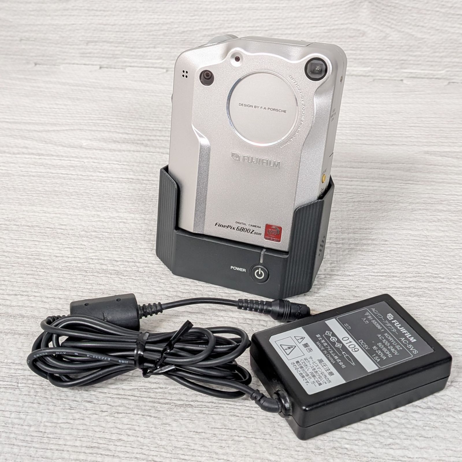 ジャンク品 富士フイルム FinePix6800Z ACアダプター付 通電確認済 ジャンク品 富士フイルム FinePix6800Z ACアダプター付 通電確認済