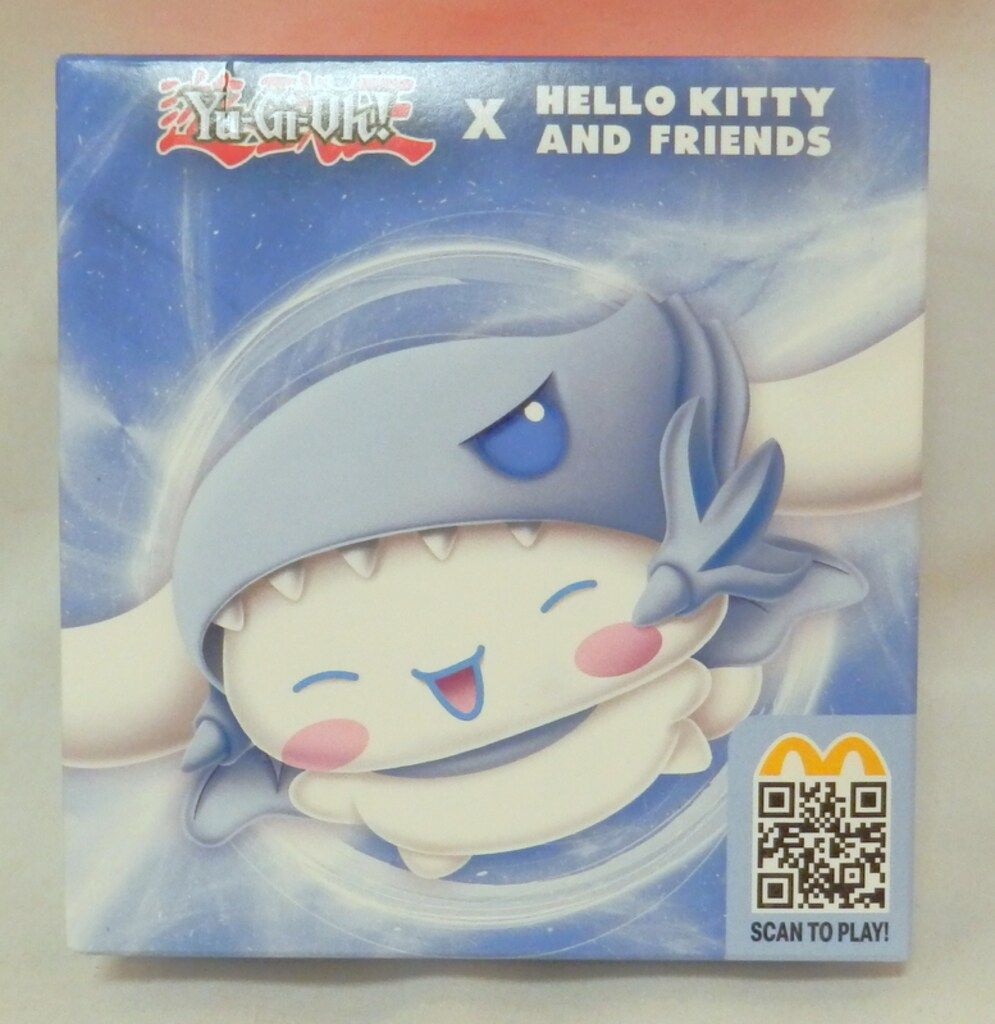 マクドナルド 遊戯王×HELLOKITTY AND FRIENDS サンリオ ブルーアイズ
