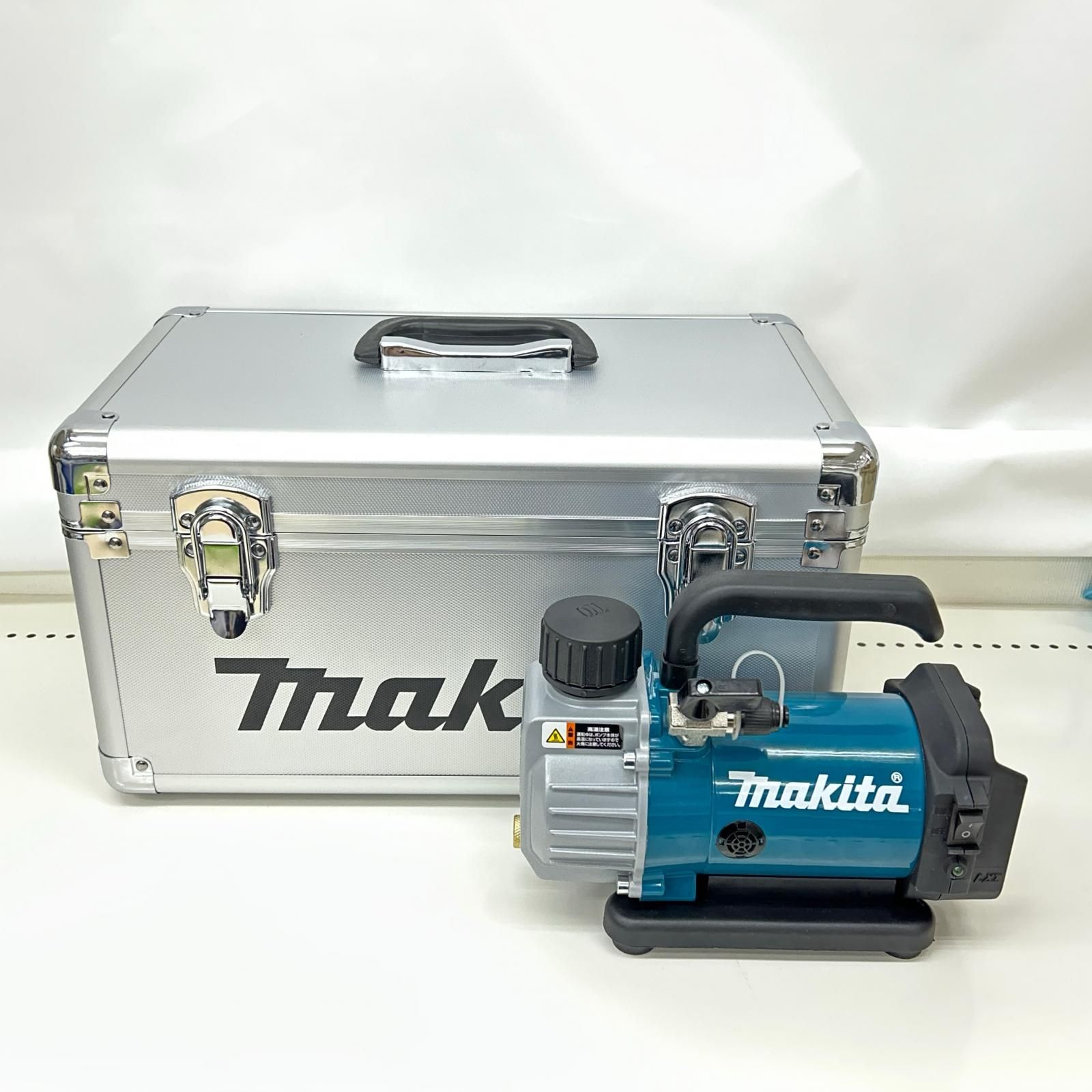 MAKITA マキタ 真空ポンプ 18v 6.0Ah 充電器・充電池1個・ケース付 VP180D ブルー