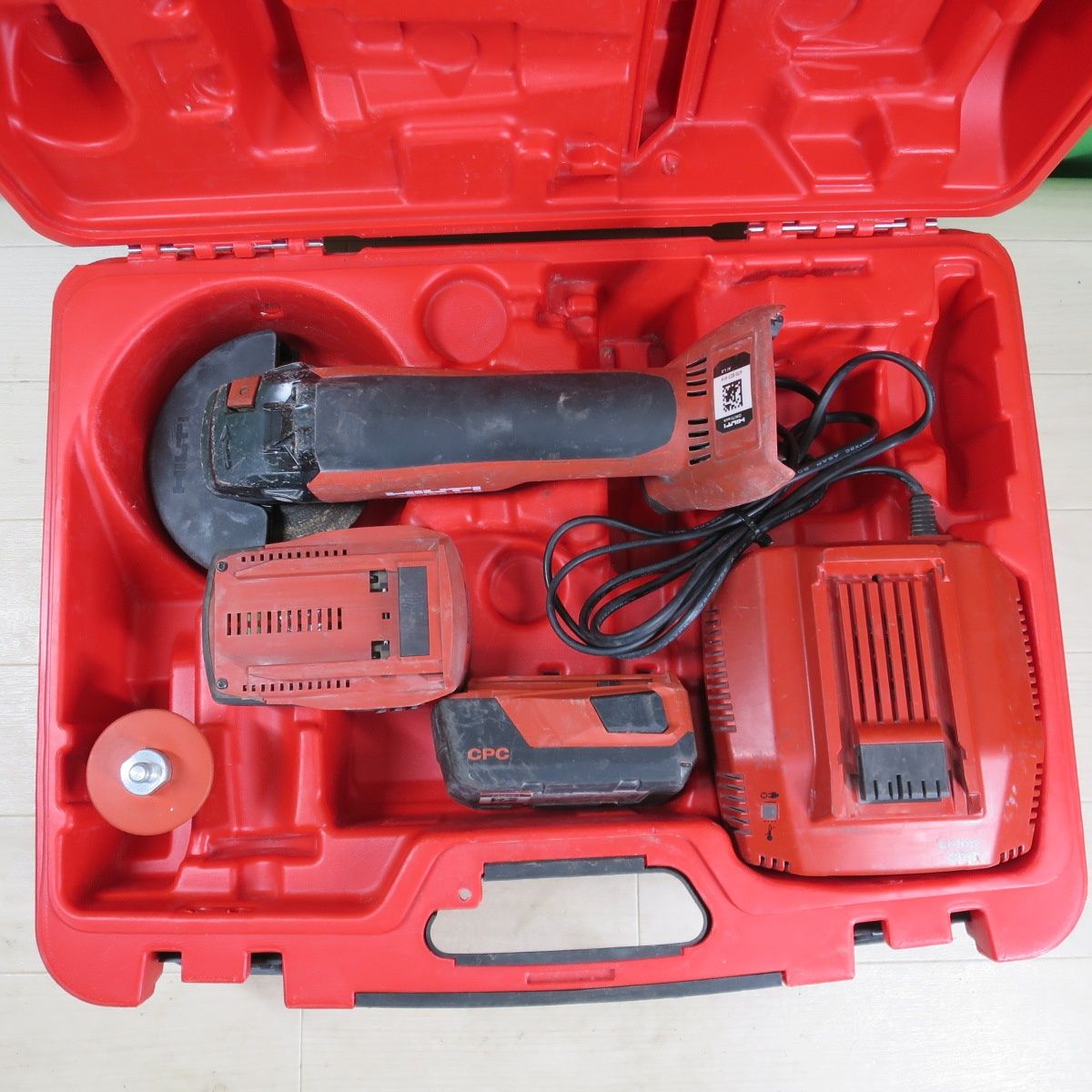 [送料無料] バッテリー2個付☆HILTI ヒルティ 充電式 アングル グラインダー AG125-A22 電動 工具 切断 研削 研摩 研磨 機 コードレス☆