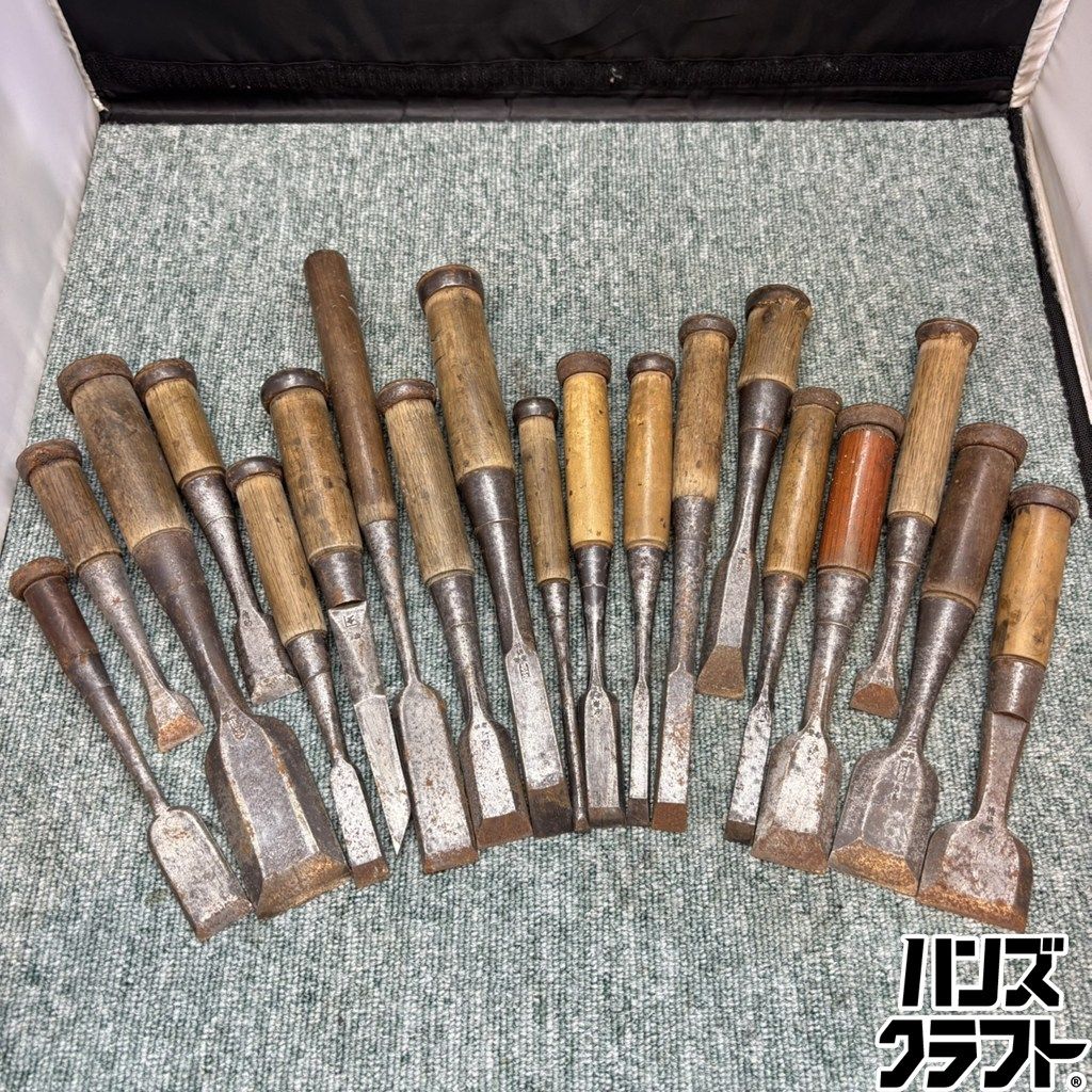 ◎【中古】 銘有りノミ 19本セット 大工道具 叩きのみ 別打請合・千秋楽・岩弘・富弘・岩波・美千鶴・霧峰・角助・大喜など ※潰れて不明有