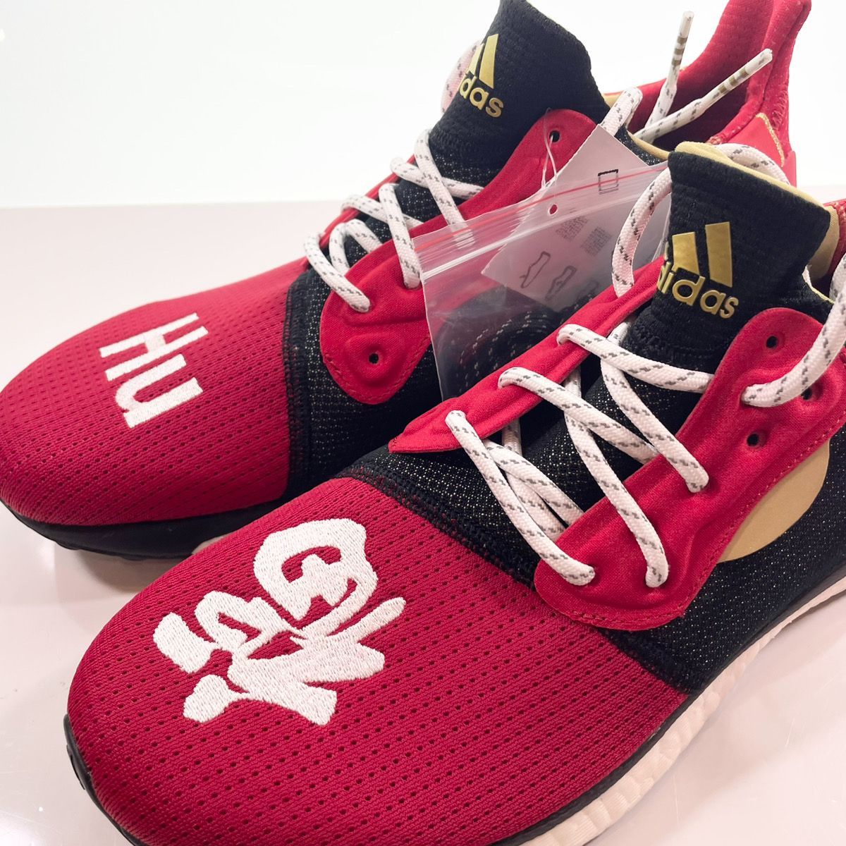 アディダス adidas × PHARRELL WILLIAMS × ファレル ウィリアムス 