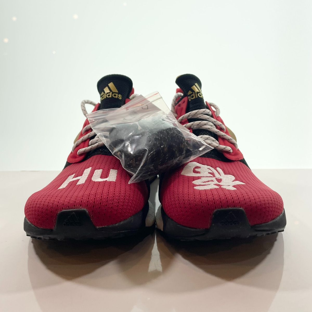 アディダス adidas × PHARRELL WILLIAMS × ファレル ウィリアムス 