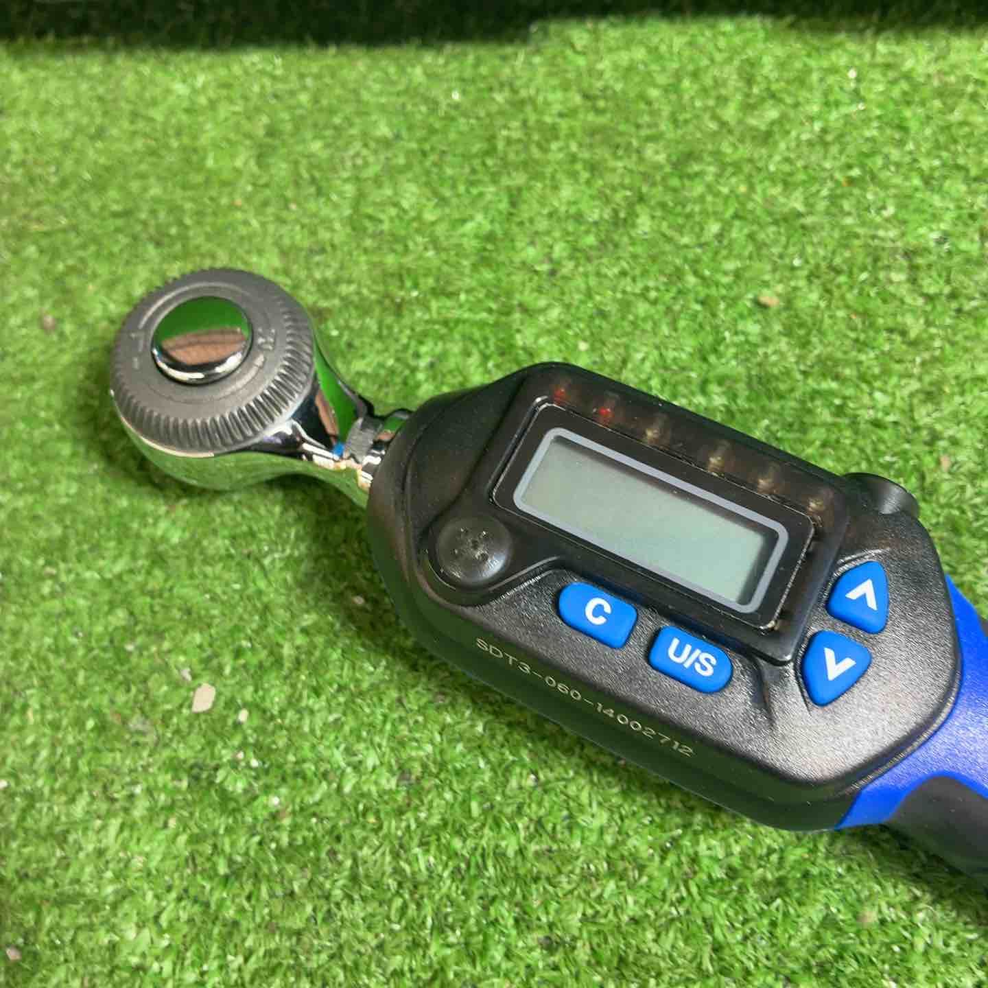 【美品】◇SK11 デジタルトルクレンチ 差込角 9.5mm 3~60N・m SDT3-060【藤沢店】