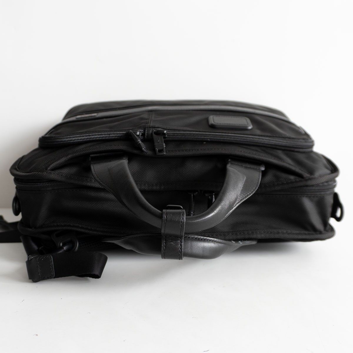 【人気商品】TUMI 26182D2E 3way ビジネスバッグ　附属完備 美品】TUMI【26182D2E/ALPHA2 3way ビジネスバッグ】トゥミ ブラック
