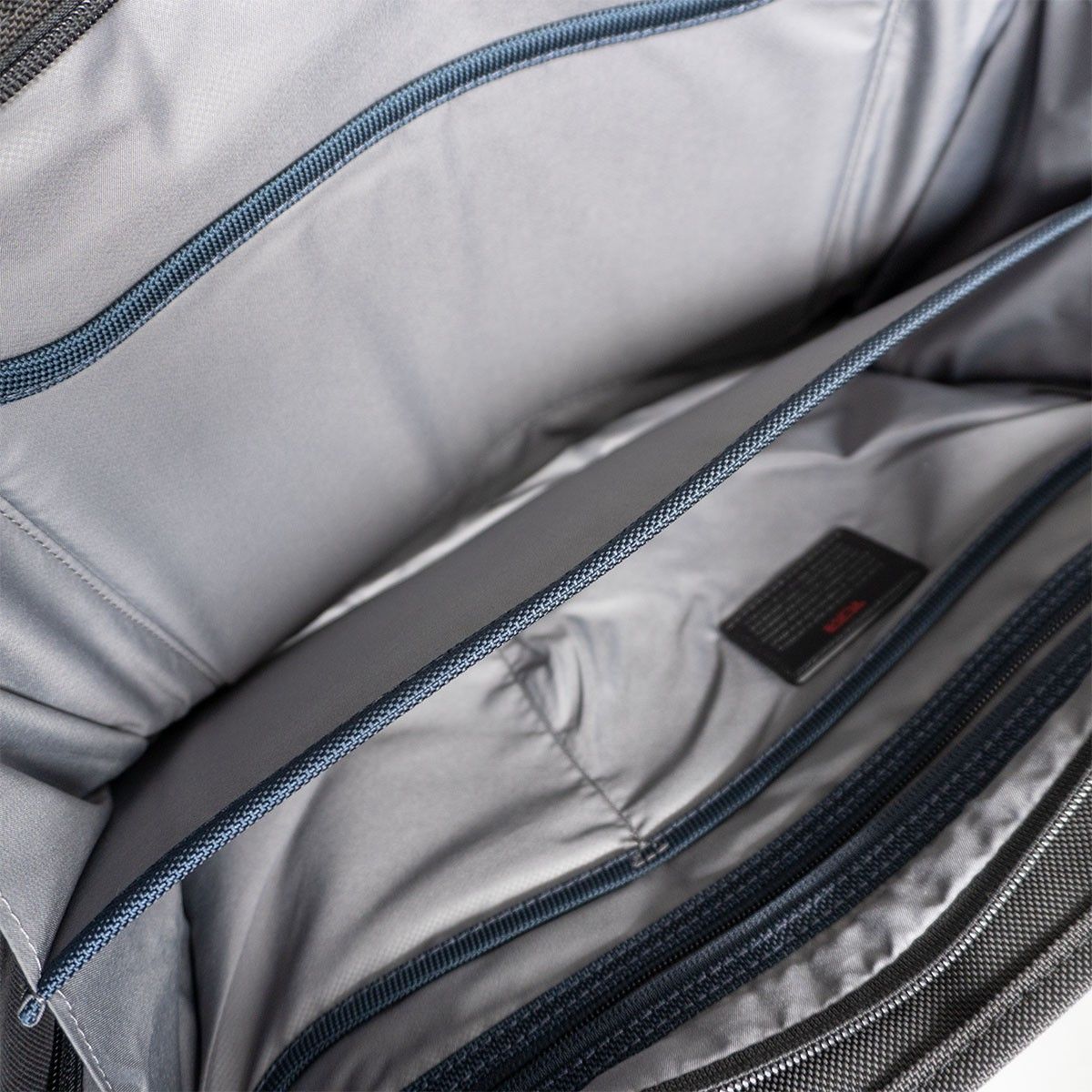 【丸洗 フルメンテ】TUMI 3way 26182D2E ビジネスリュック TUMI（トゥミ） ALPHA2 3Wayビジネスバッグ リュック 26180PW2 グレー