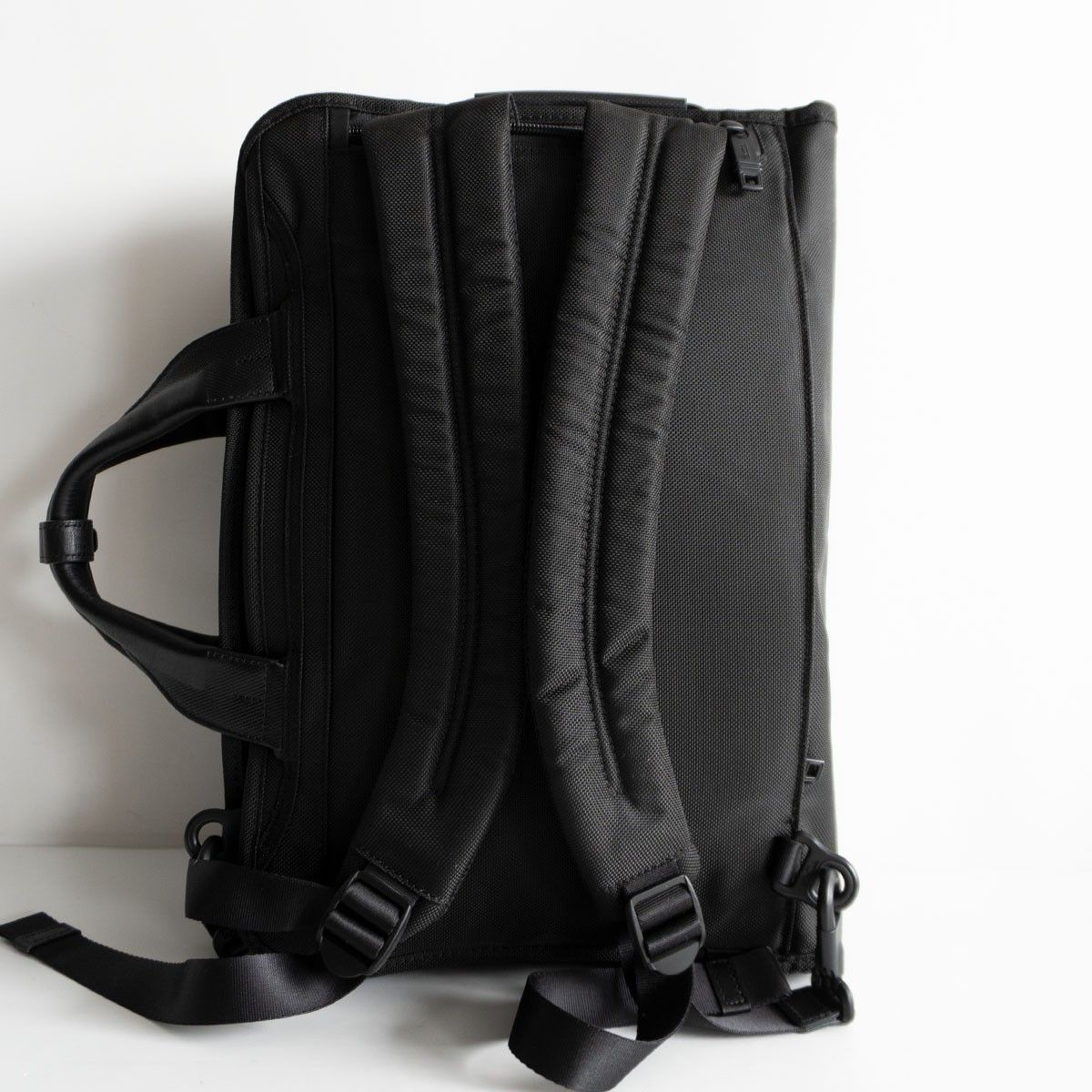 【人気商品】TUMI 26182D2E 3way ビジネスバッグ　附属完備 美品】TUMI【26182D2E/ALPHA2 3way ビジネスバッグ】トゥミ ブラック