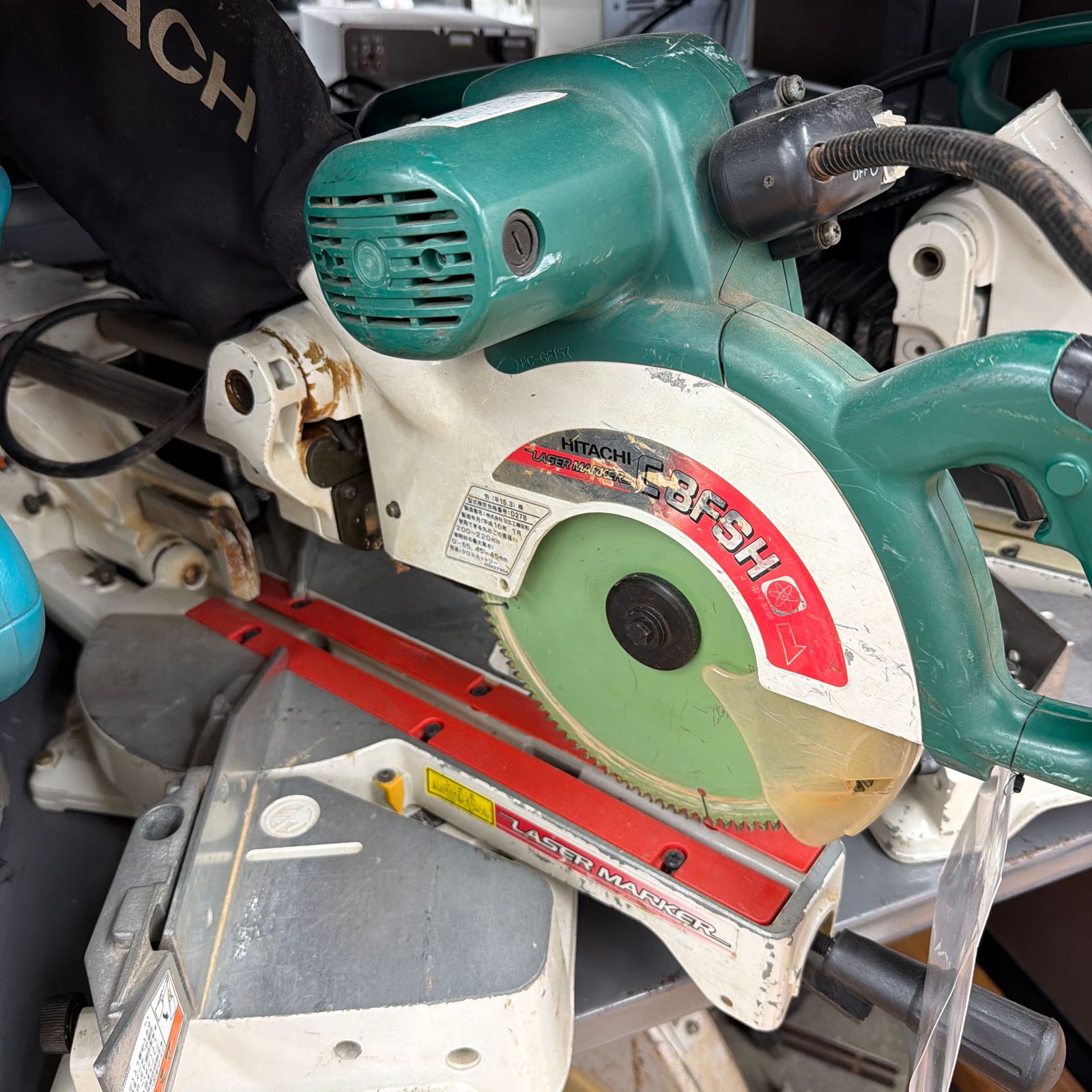 [N0928F] 未使用 日立工機 216mm ブレーキ付卓上スライド丸のこ C8FSH 電動工具 大工道具 日立工機 HITACHI 216mm 卓上スライド丸のこ C8FSH レーザーマーカー付