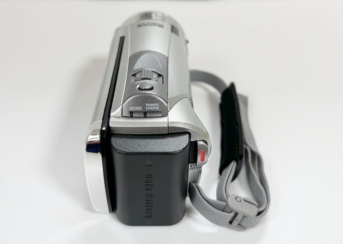 JVC ケンウッド ビデオカメラ Everio GZ-HM99-S [シルバー] 【中古
