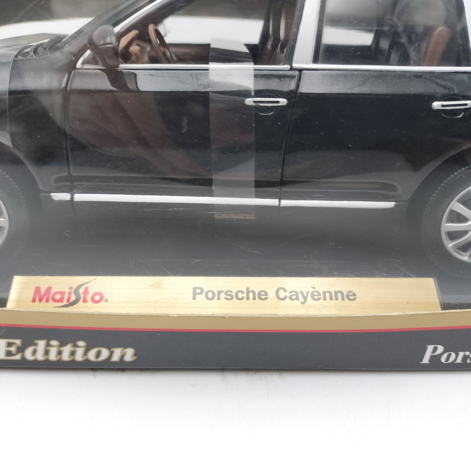 未開封テープ付】マイスト 1/18 ポルシェ カイエン スペシャル