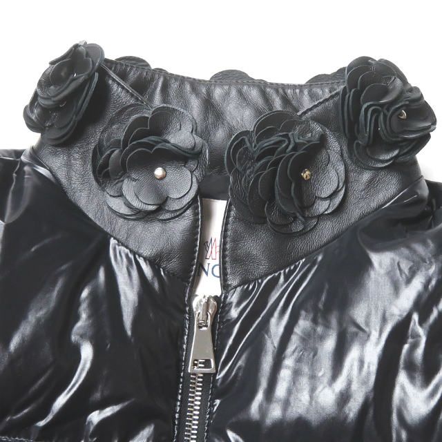 MONCLER GENIUS x noir kei ninomiya モンクレールジーニアス ノワール ケイ ニノミヤ 18AW ONYX オニキス D209F4531280 68950 1 ブラック フラワー アップリケ ショートスリーブ ダウンジャケット アウター【中古】【MONCLER GENIUS × noir kei ninomiya】 MONCLER GENIUS x noir kei ninomiya モンクレールジーニアス ノワール